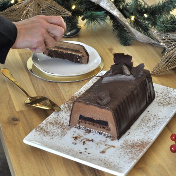 Bûche glacee au chocolat et cerise noire